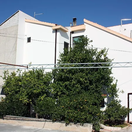 Apartman With Parking Spaces Slatine, Ciovo - 1099 Slatine